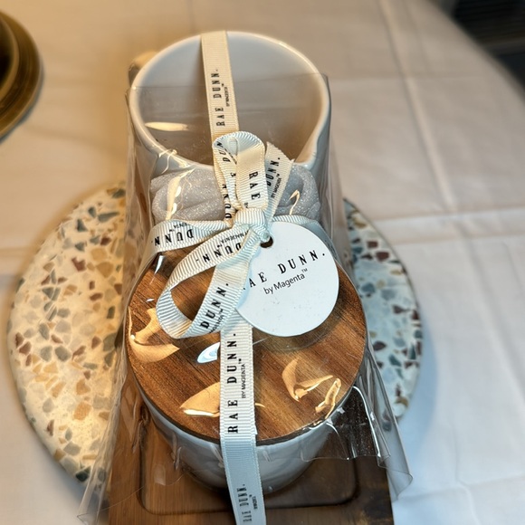 Rae Dunn fall cream and auger set with wooden tray - Picture 4 of 5